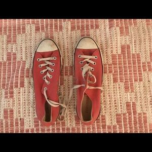 Size 9 Women's Converse