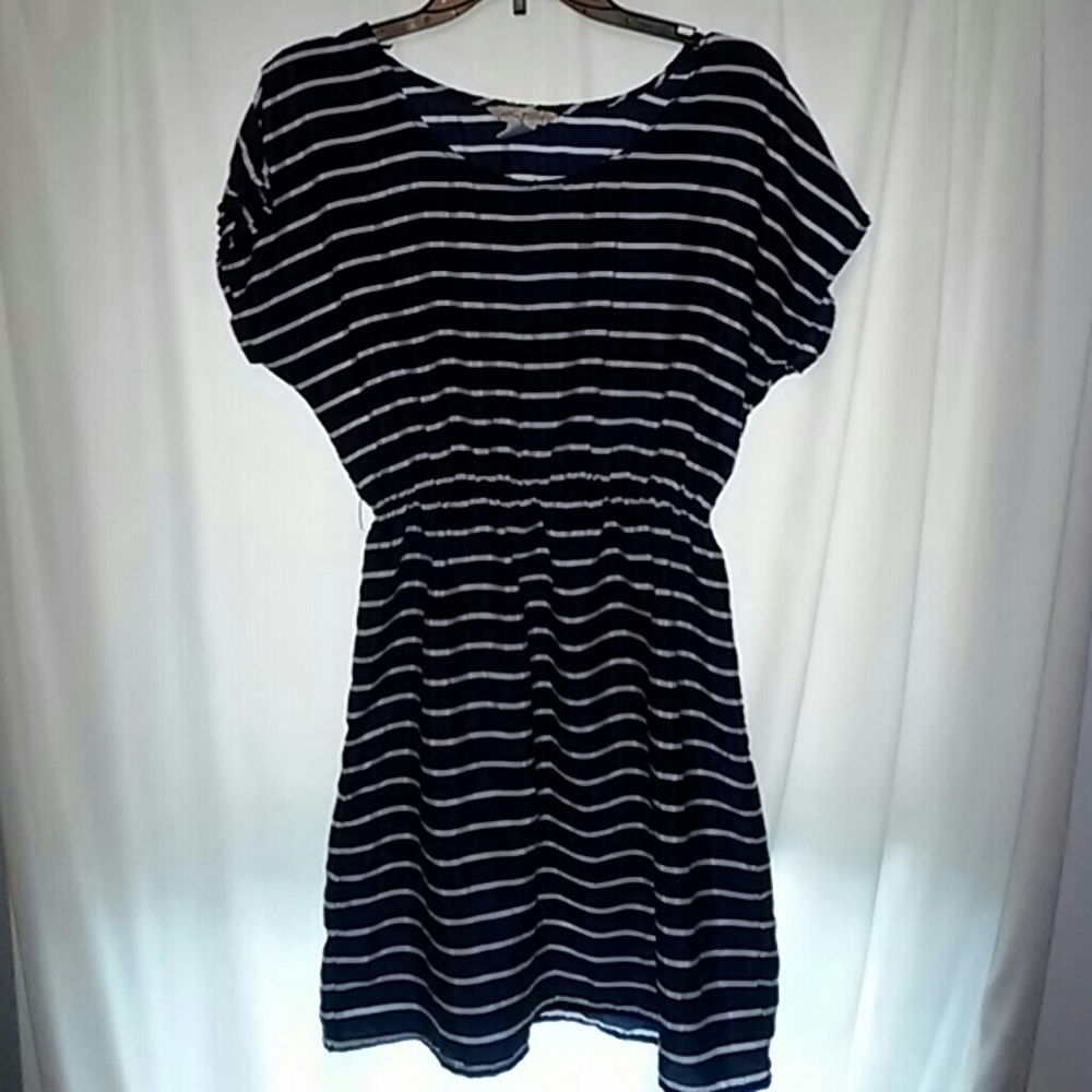 Light 100% Polyester Dress