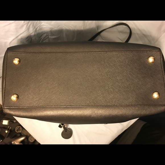Michael Kors large tote - Picture 2 of 4