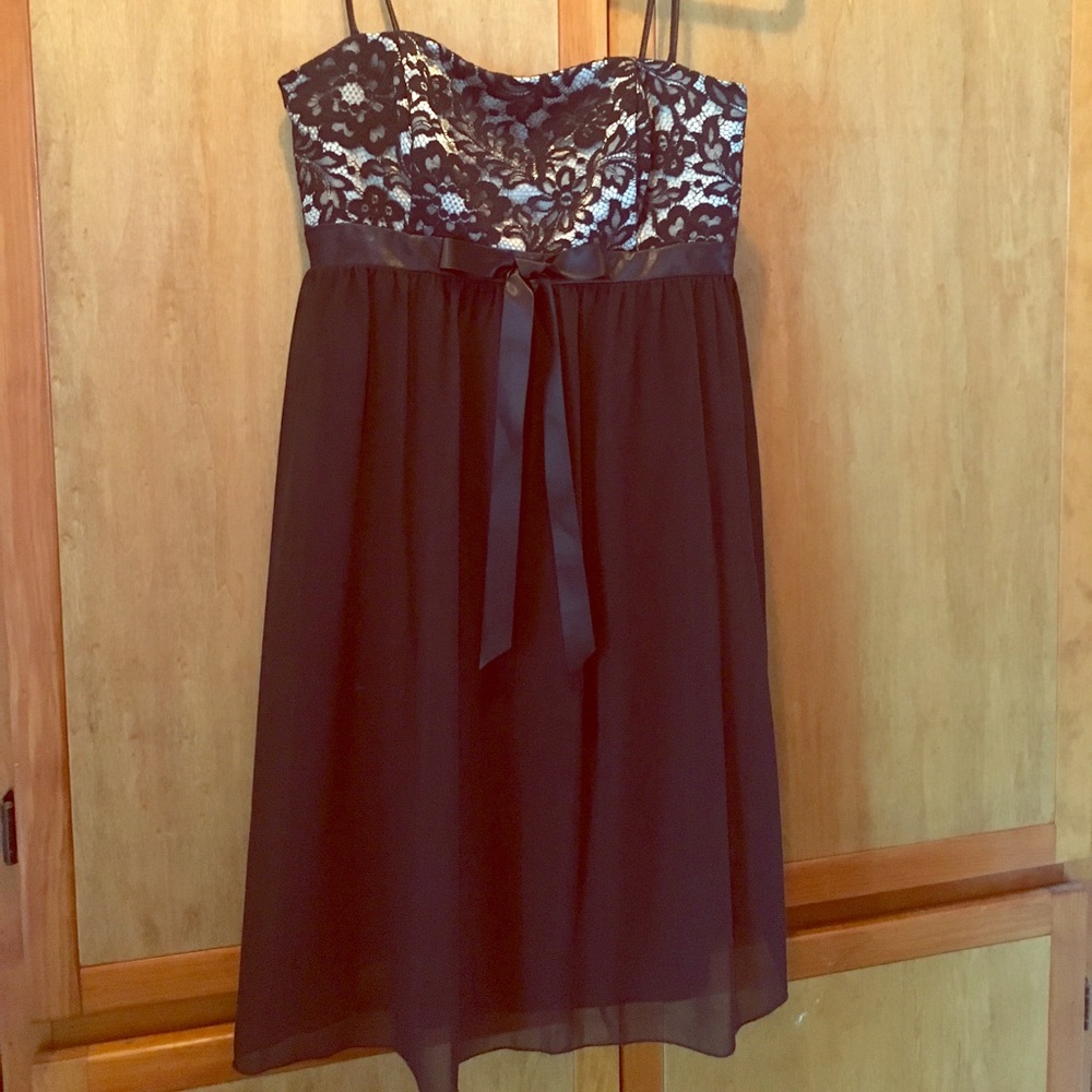 Adorable Jessica McClintock evening or prom