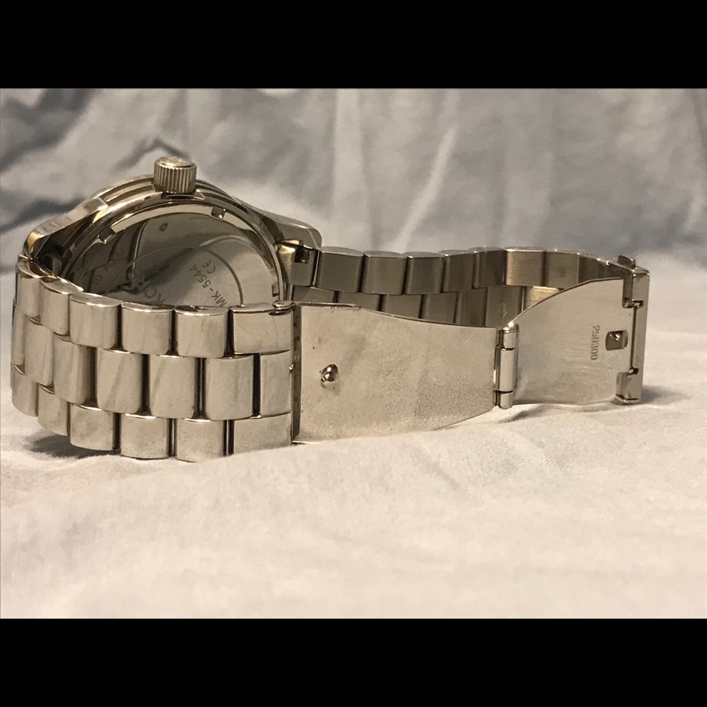 Watch - Picture 4 of 4