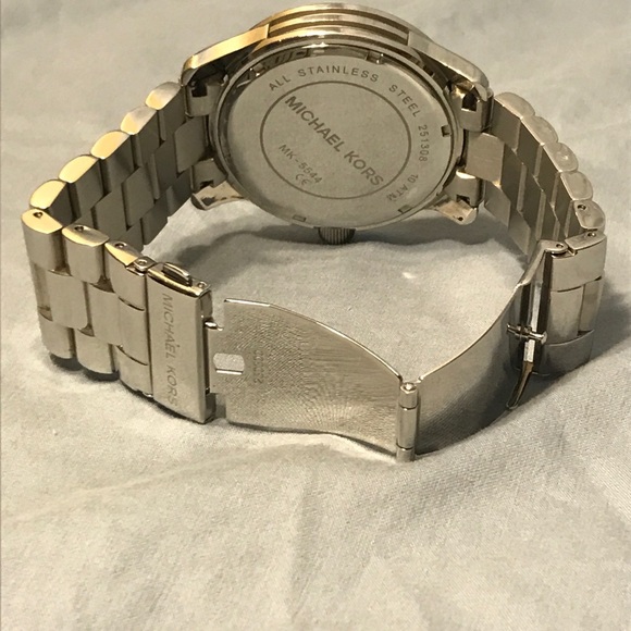 Watch - Picture 2 of 4