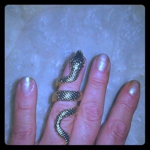 Brand new Good snake fashion ring