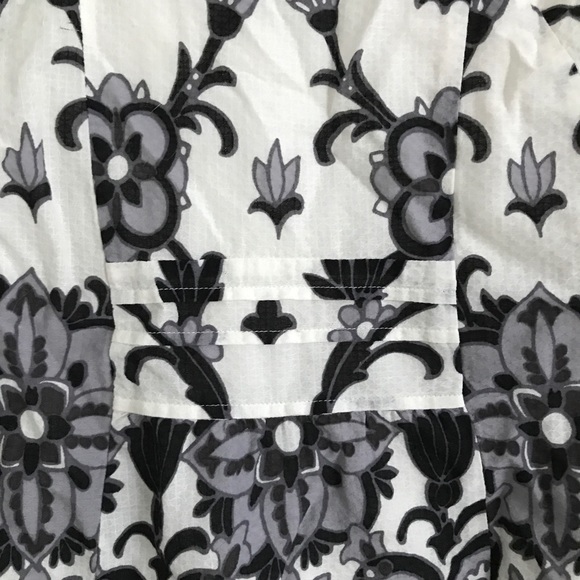 *SOLD* 
Juicy Couture Patterned Blouse Size 4 - Picture 3 of 4