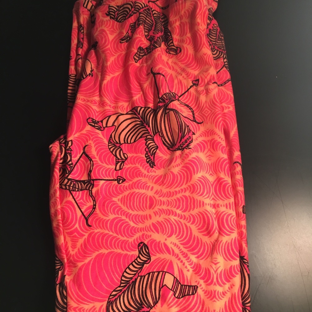 Lularoe Valentine Leggings OS