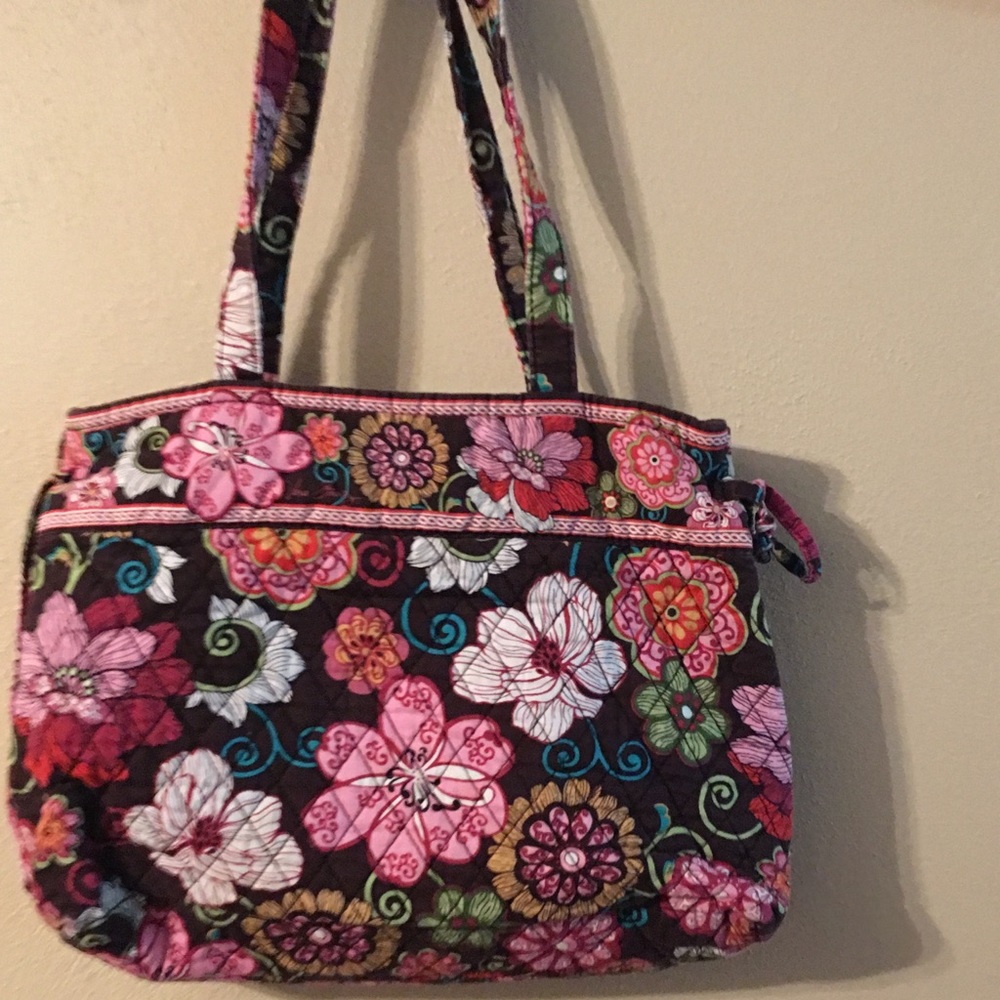 VERA BRADLEY TOTE GOOD USED CONDITION.