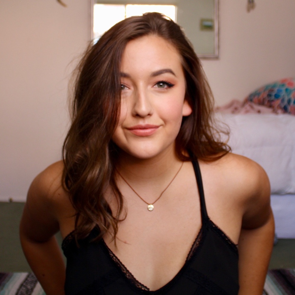 Meet your Posher, Olivia