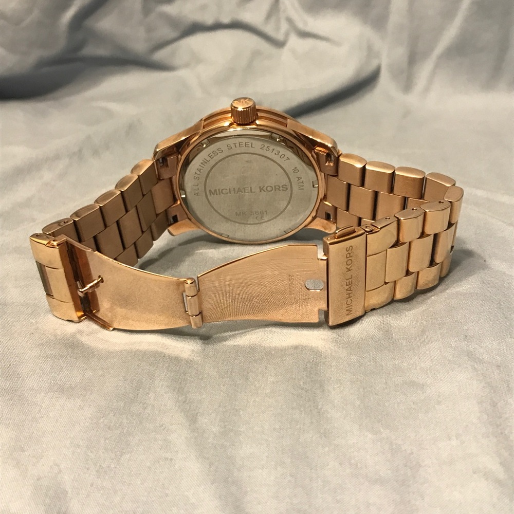 Watch - Picture 2 of 4