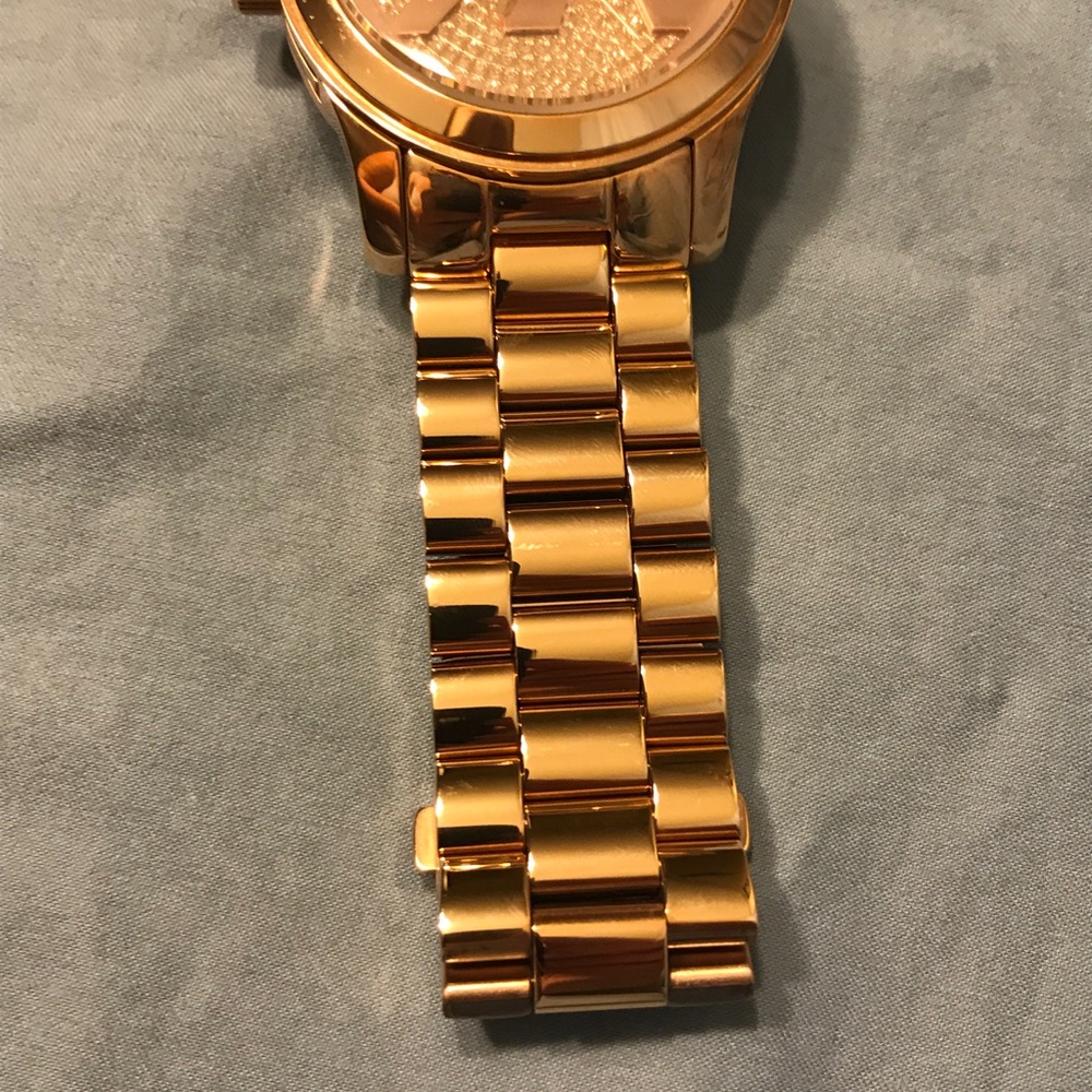 Watch - Picture 4 of 4