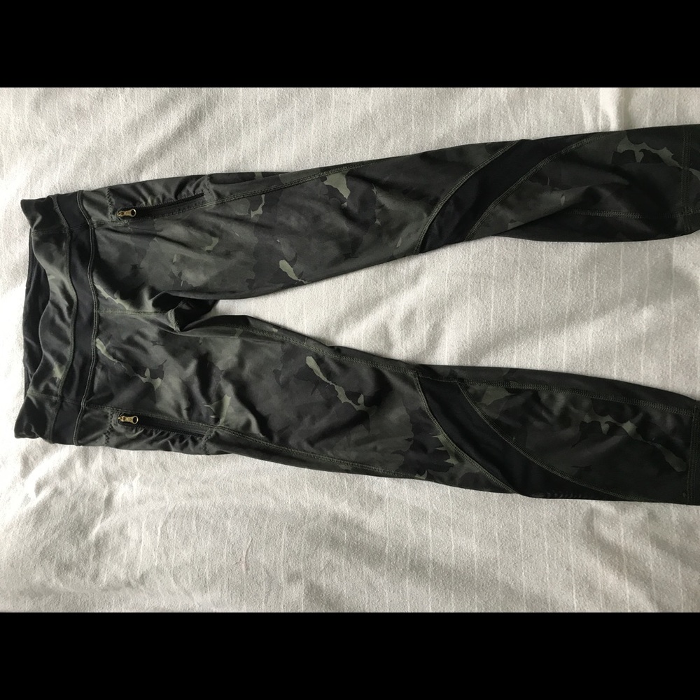 Lululemon Camo Mesh Leggings, Size 6