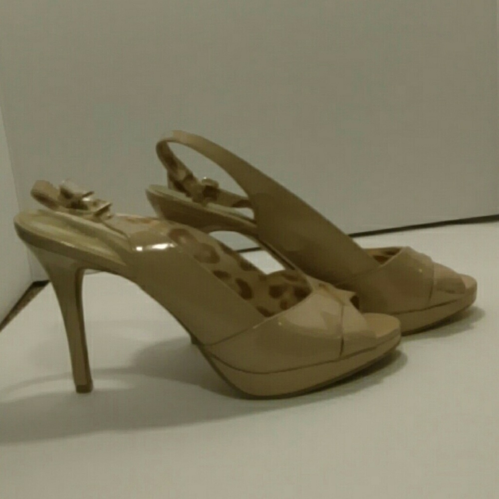 Shoes - Picture 2 of 3