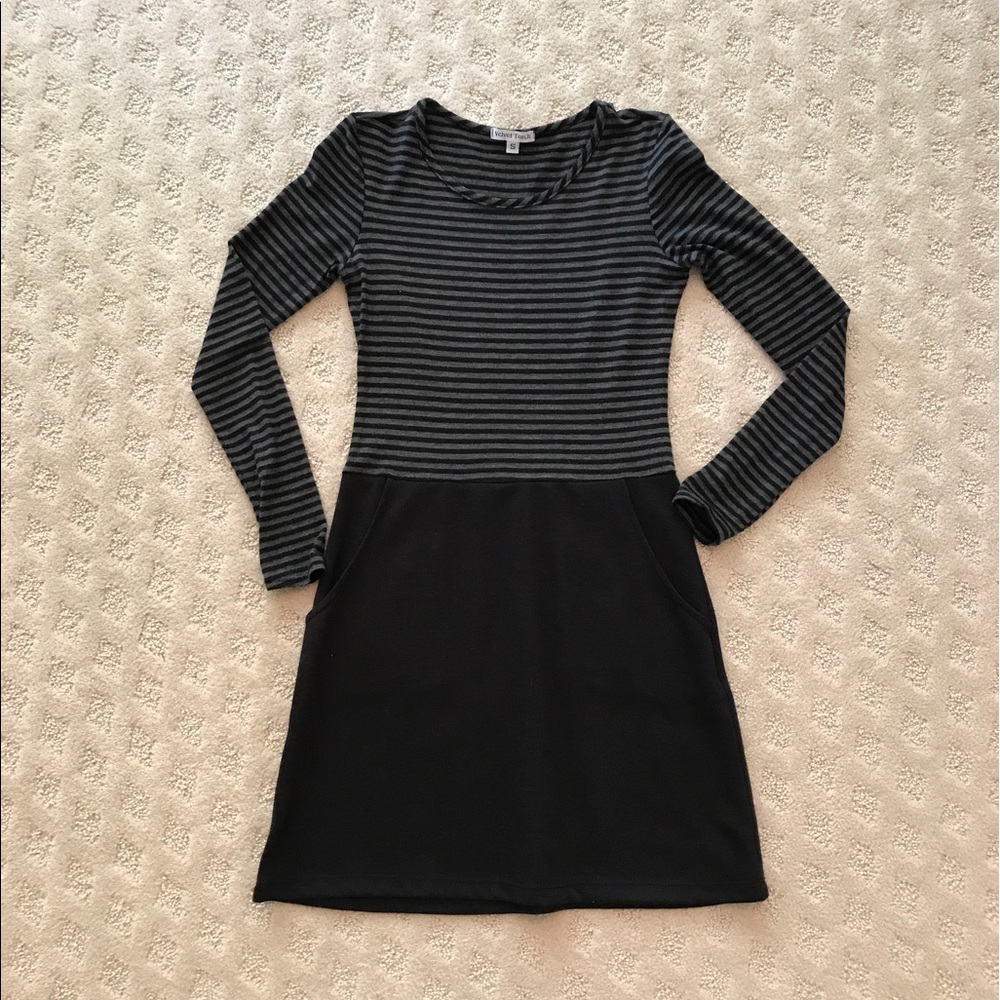 Long sleeve cotton dress w side pockets