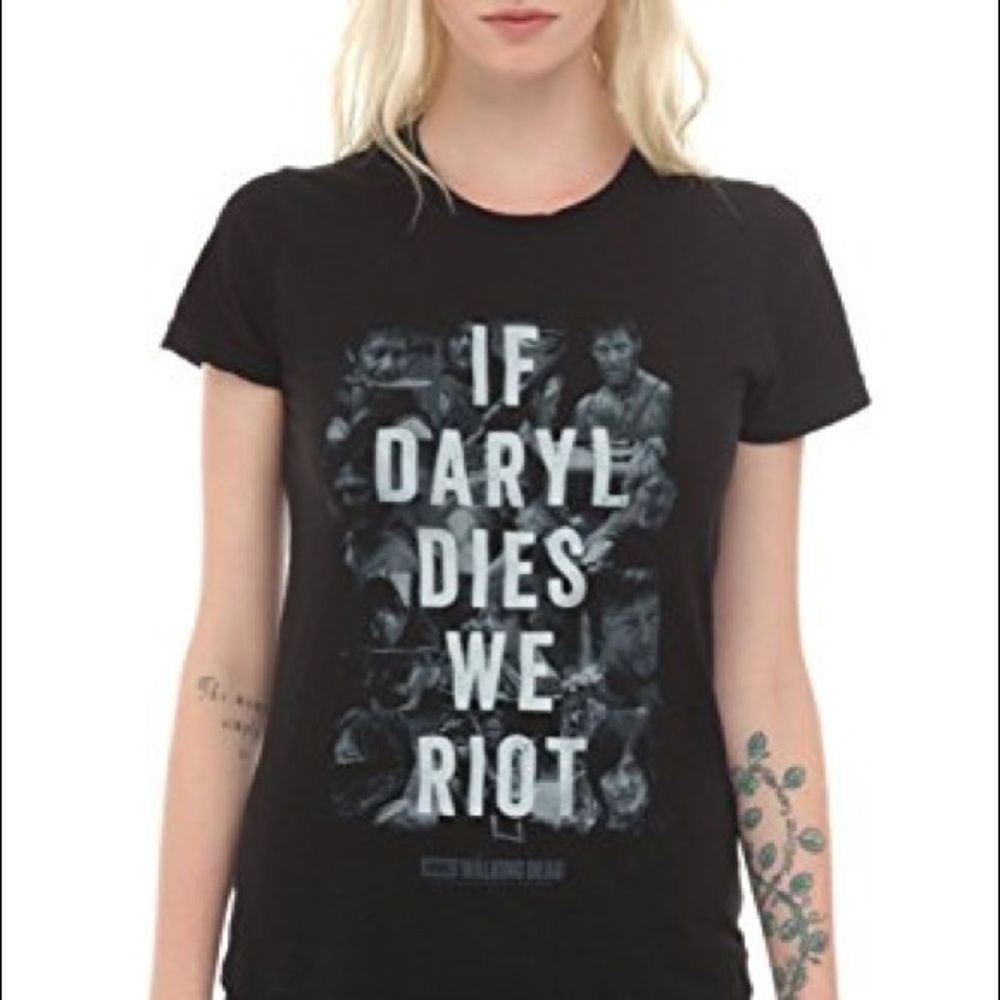 🎄MAKE AN OFFER🎄 The Walking Dead shirt