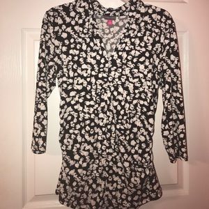 Vince Camuto size medium top