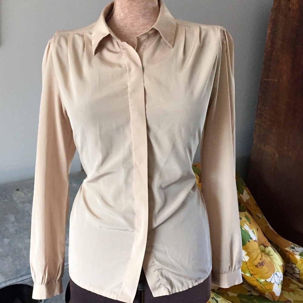 Vtg cream wrinkle free ladyboss blouse Sz SM/MD