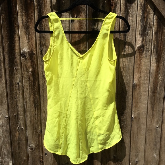 Express bright neon yellow v neck top - Picture 3 of 4