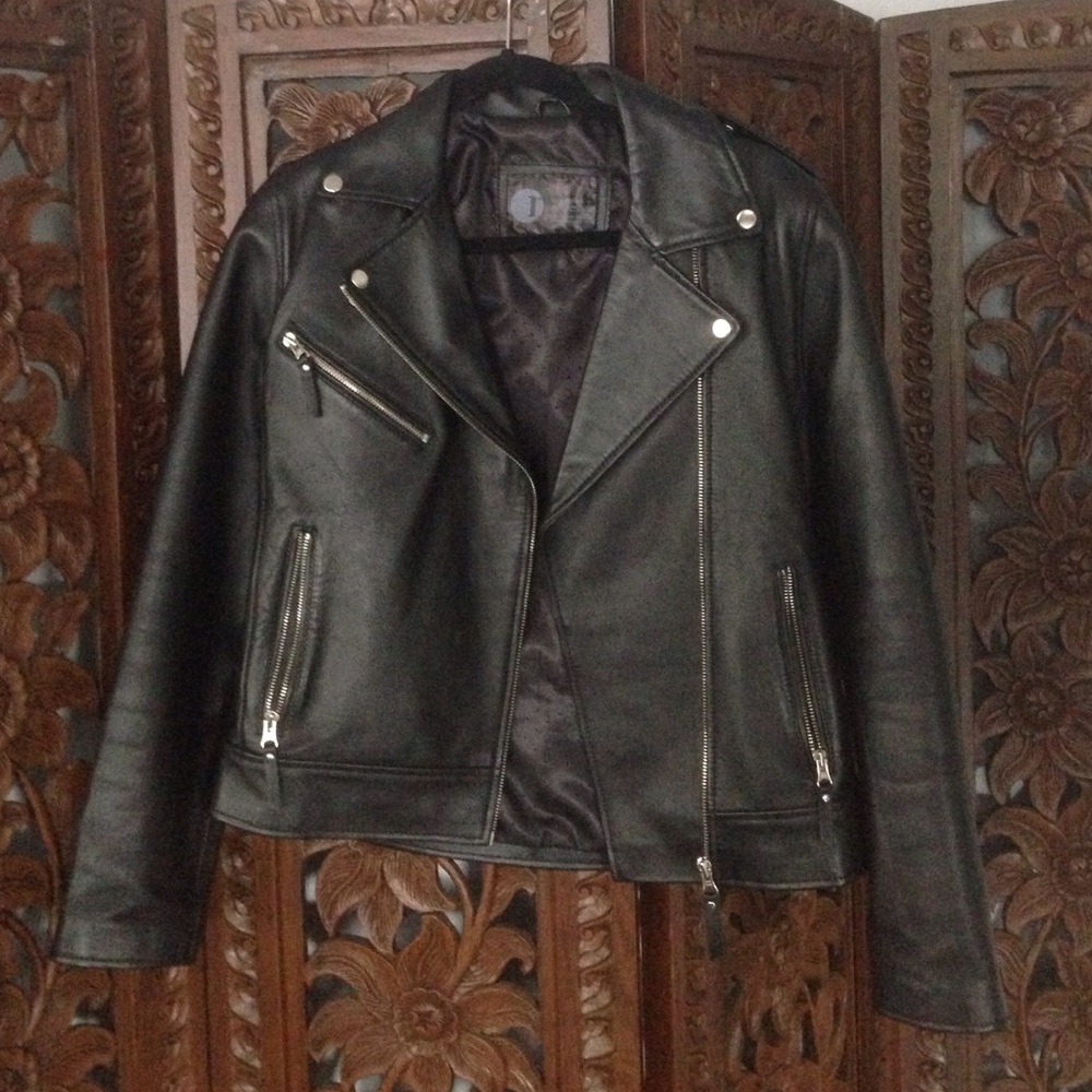 Black leather motorcycle jacket, size Medium