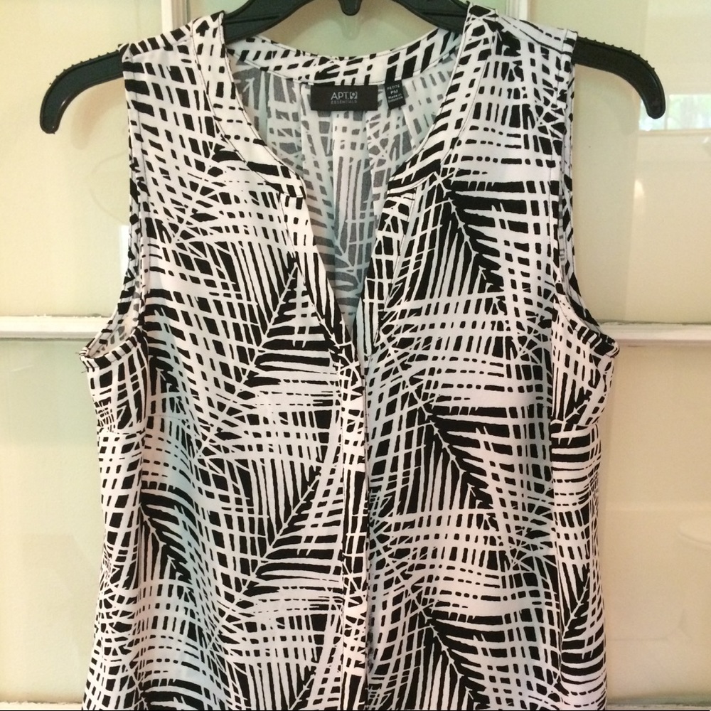 Black/White Vneck tank top. Apt. 9