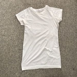 Good condition white Lululemon top