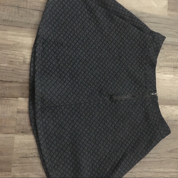 Grey quilted skater skirt - Picture 2 of 4