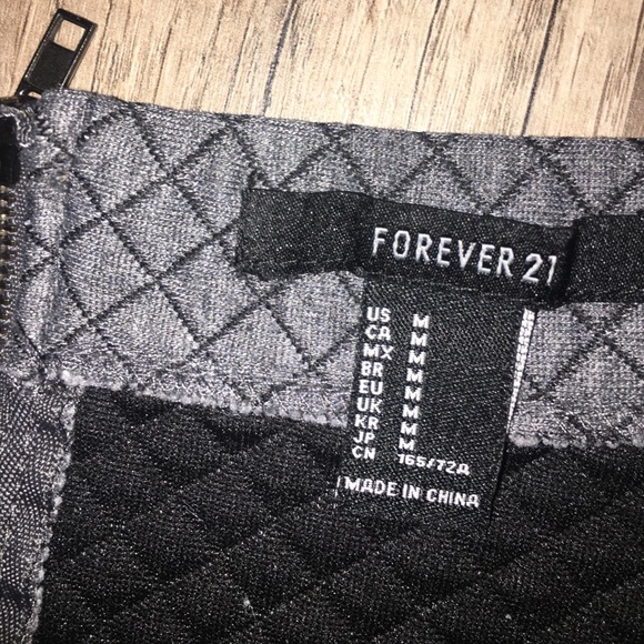 Grey quilted skater skirt - Picture 4 of 4