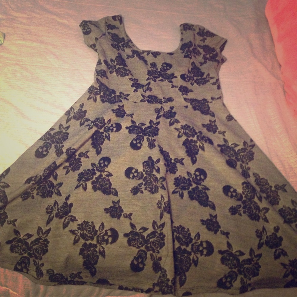 Black / grey Hot topic skull design dress