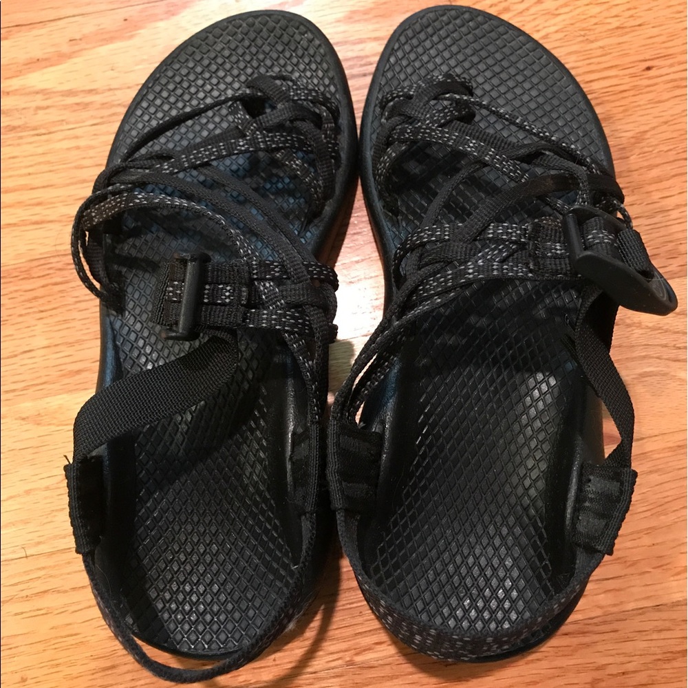 Chacos women's size 6 XOXO black