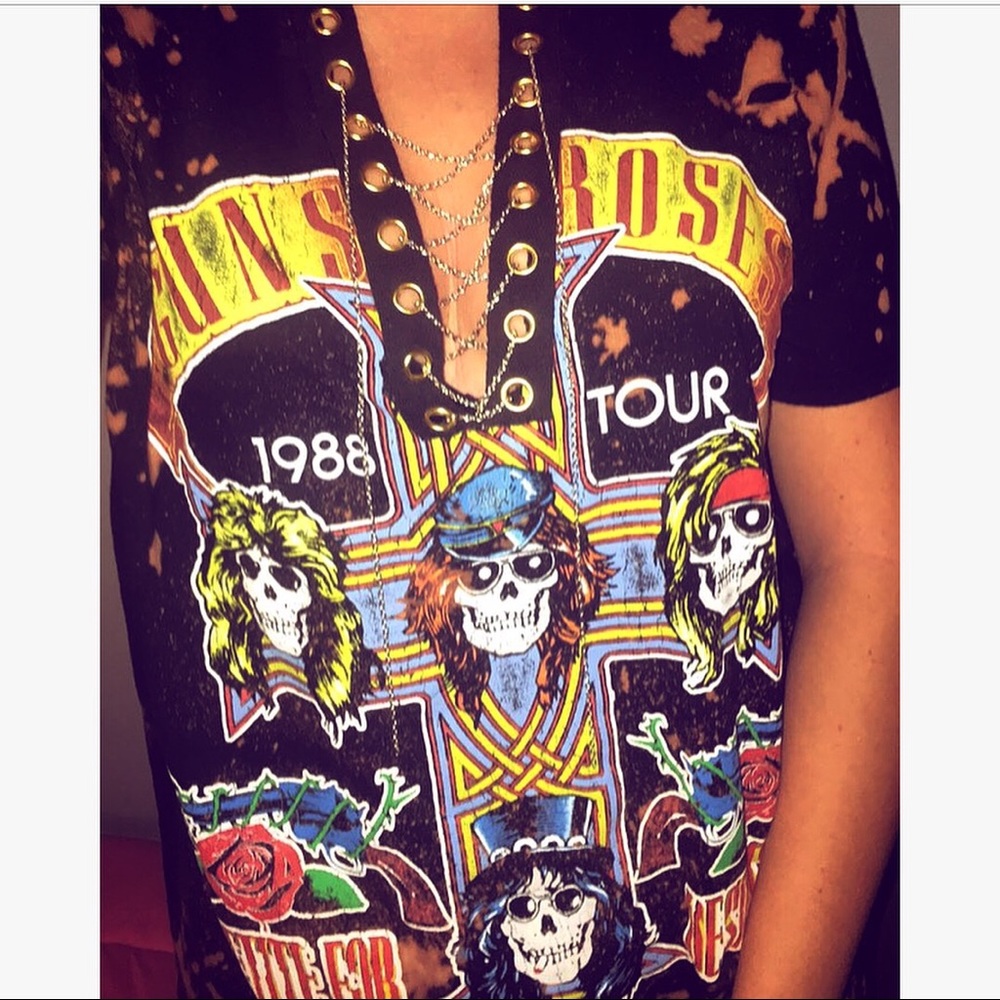 Guns N' Roses lace up