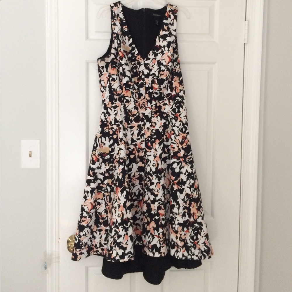 White House Black Market Short Floral Print Dress