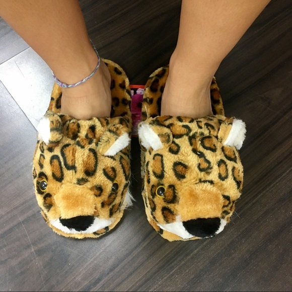 Furry bear slippers - Picture 5 of 5