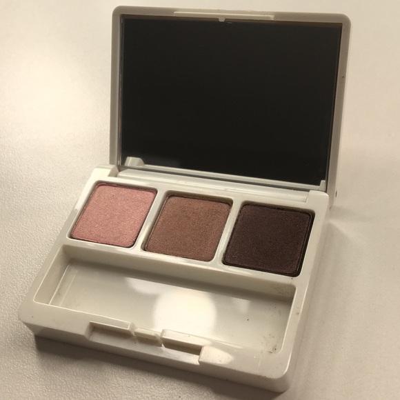 Clinique all about shadow eyeshadow trio - Picture 2 of 5
