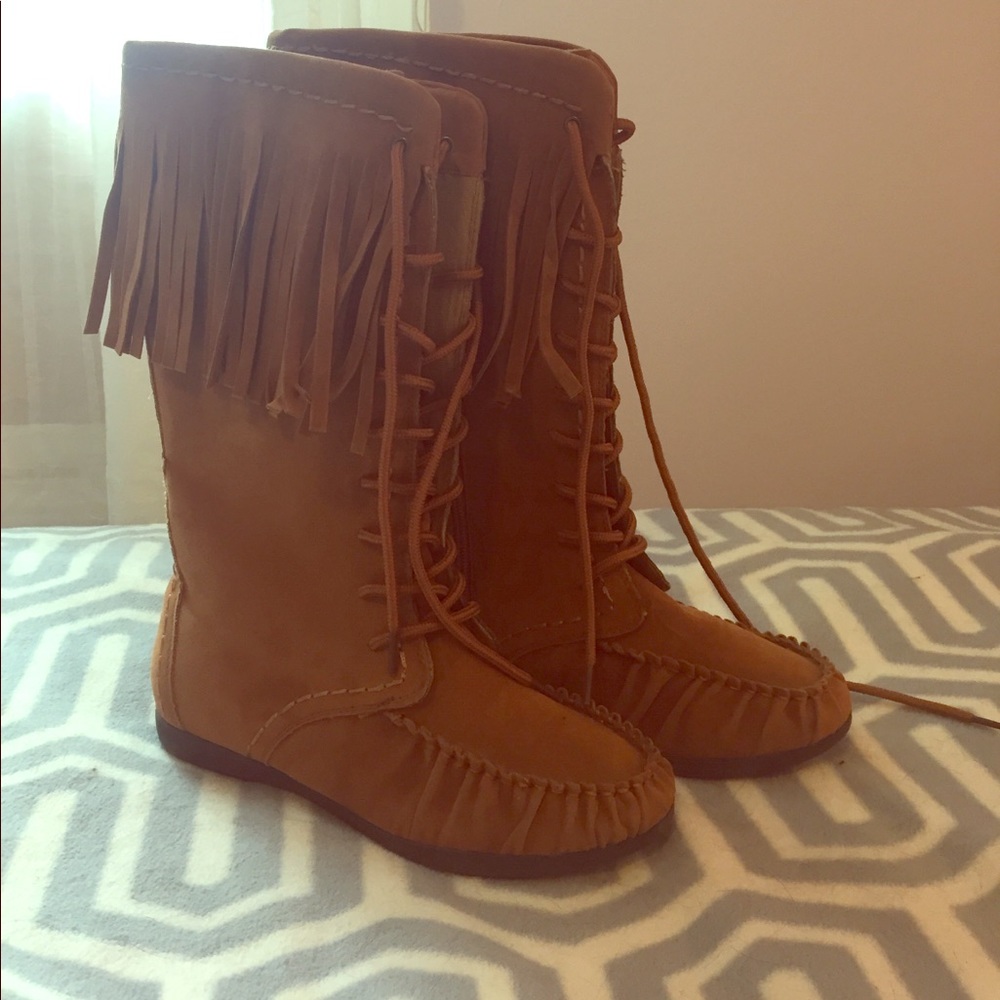 NWT Fringe lace up boots