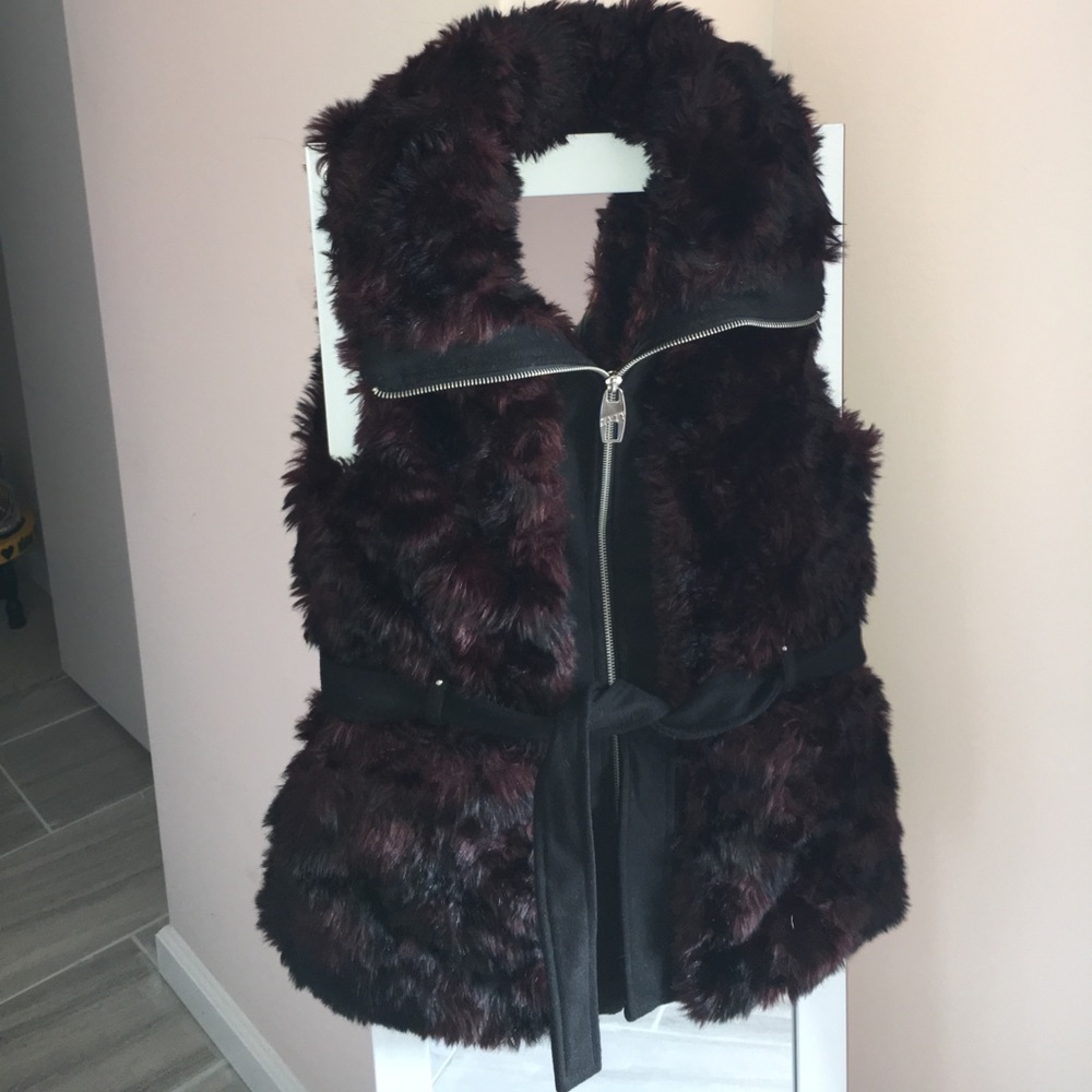 Miss 60 fur vest with waist tie