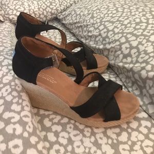 Women's Wedge.  Toms