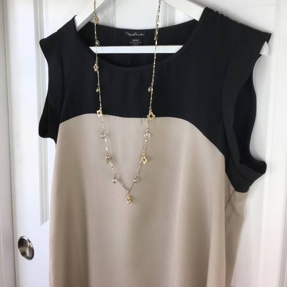 🆕 Black and Taupe Top - Picture 2 of 8