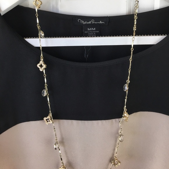 🆕 Black and Taupe Top - Picture 3 of 8