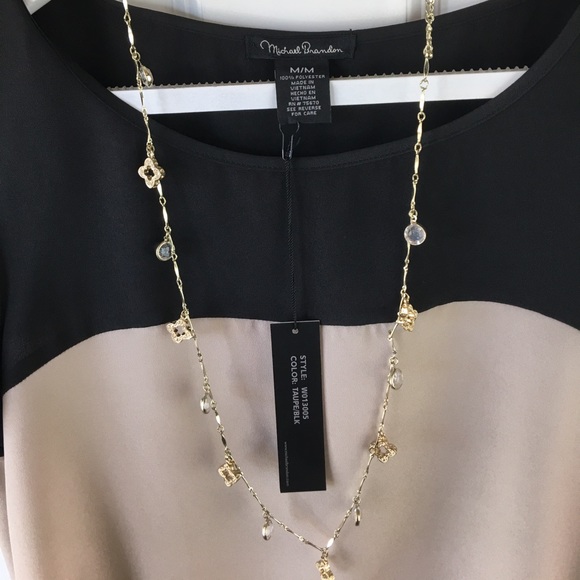 🆕 Black and Taupe Top - Picture 5 of 8