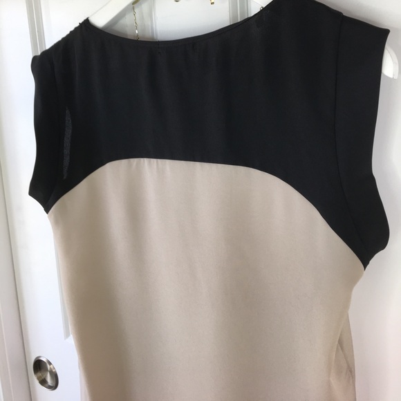 🆕 Black and Taupe Top - Picture 7 of 8