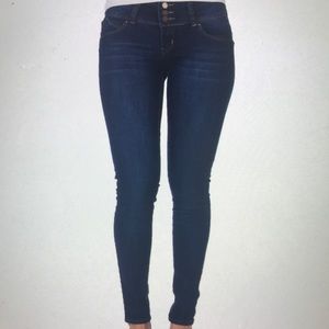 YMI Wanna Betty Butt Triple Button Skinny Jeans