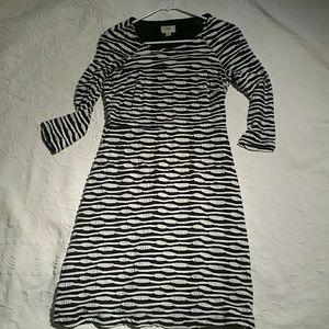 ECI fitted black and white 3/4 sleeves