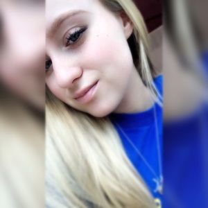 Meet your Posher, Courtney