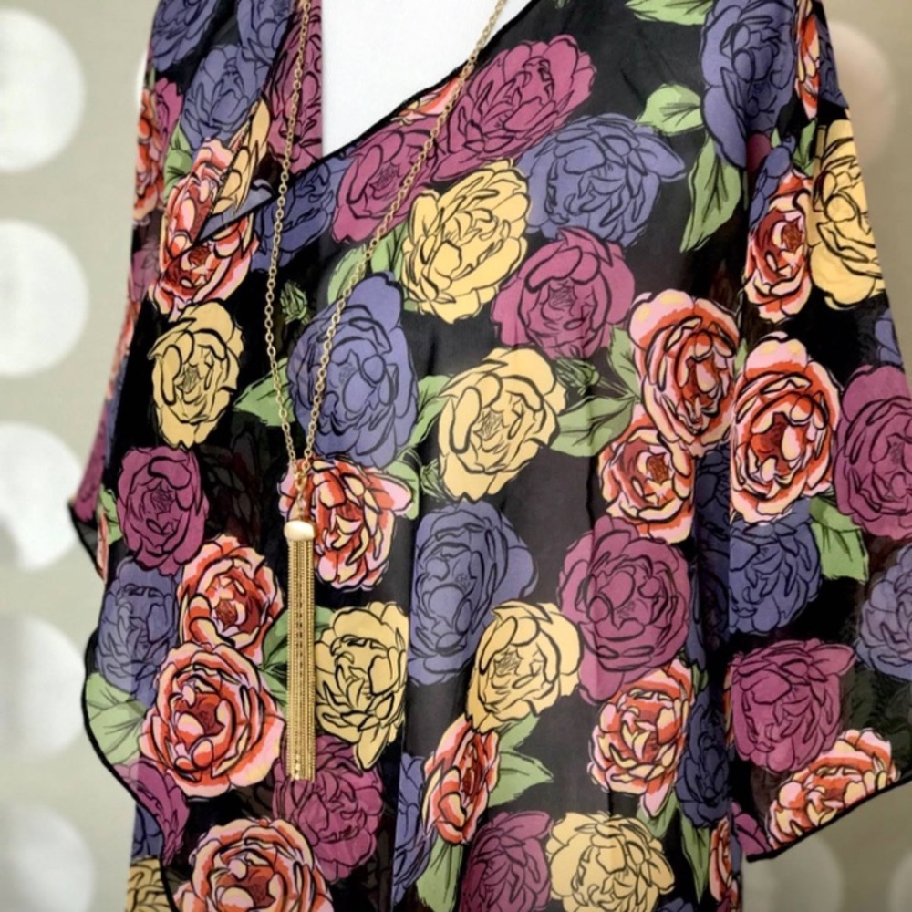 Lularoe floral black Shirley Small