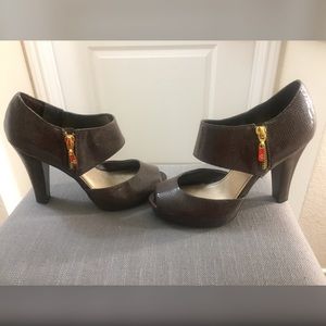 Never worn Fergalicious brown heels size 7