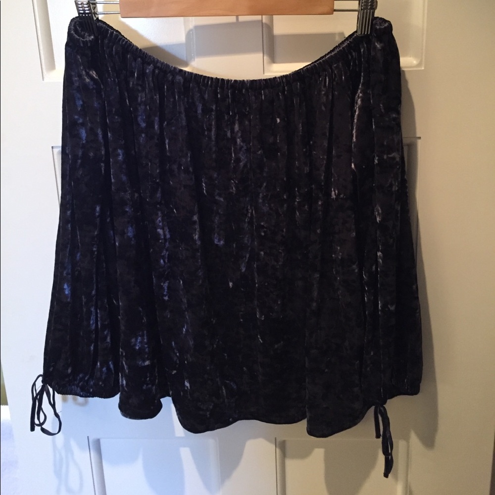 American Eagle crushed velvet off the shoulder top