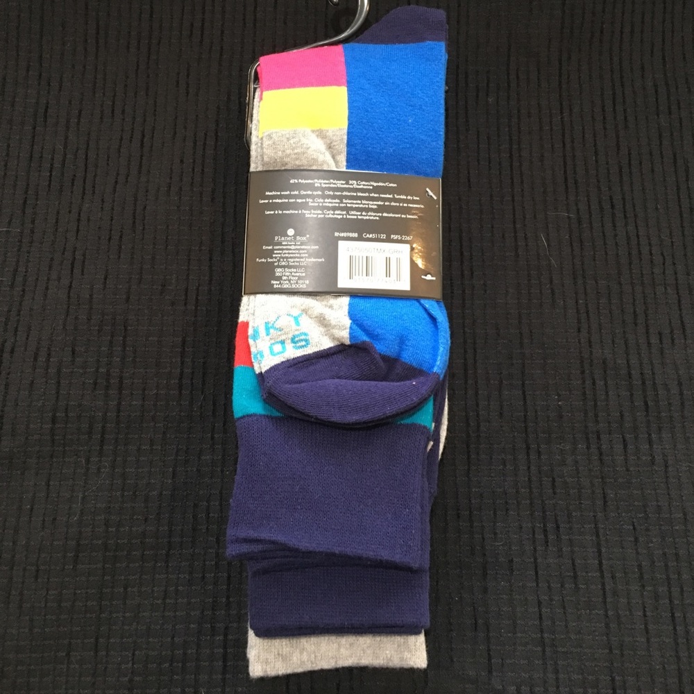 NWT Funky Socks 3 pack Gray with Polka Dots - Picture 2 of 7