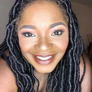 Meet your Posher, Ebony