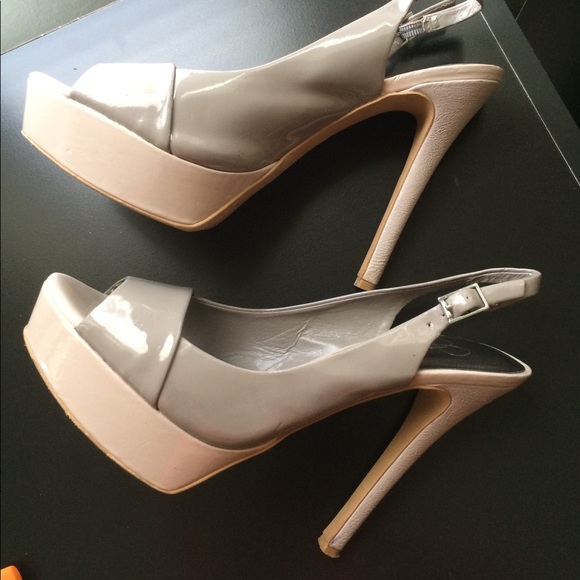 ✨ Grey Jessica Simpson Open Toe Heels✨ - Picture 4 of 4
