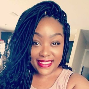 Meet your Posher, Alexis