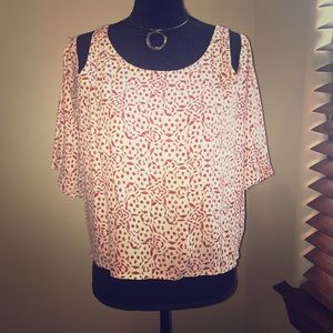 Cupcakes and Cashmere cold shoulder swing top