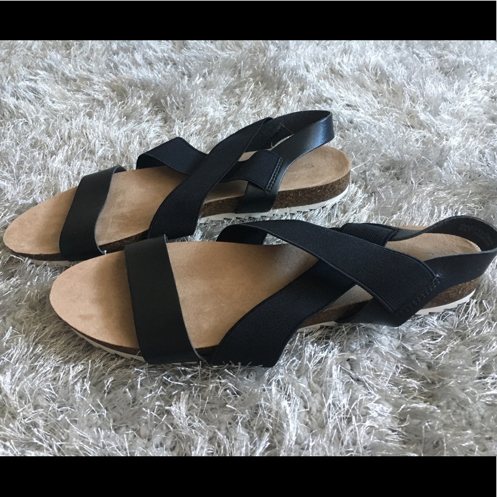 Sandals - Picture 2 of 3